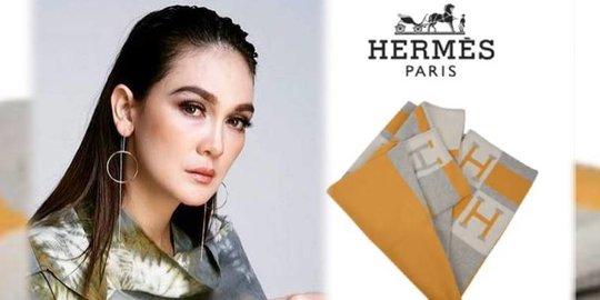 Selimut Kecil Dirumah Luna Maya Dibanderol Rp20 Juta