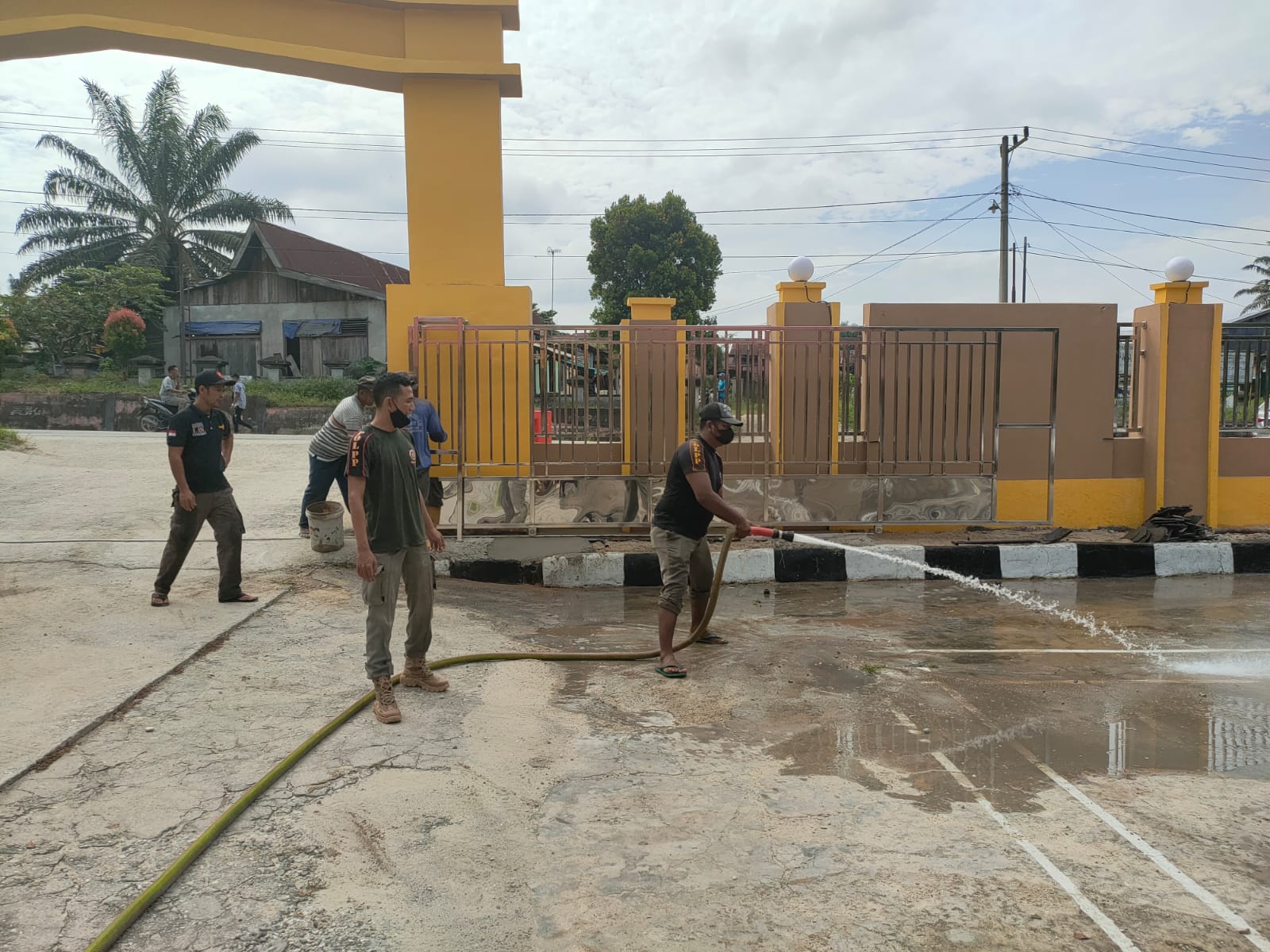 Polsek Bandar Sei Kijang Lakukan Goro di Lingkungan Mako