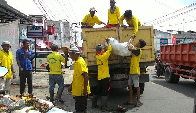 Atasi Banjir DKP Pekanbaru Siagakan 400 Pasukan Kuning