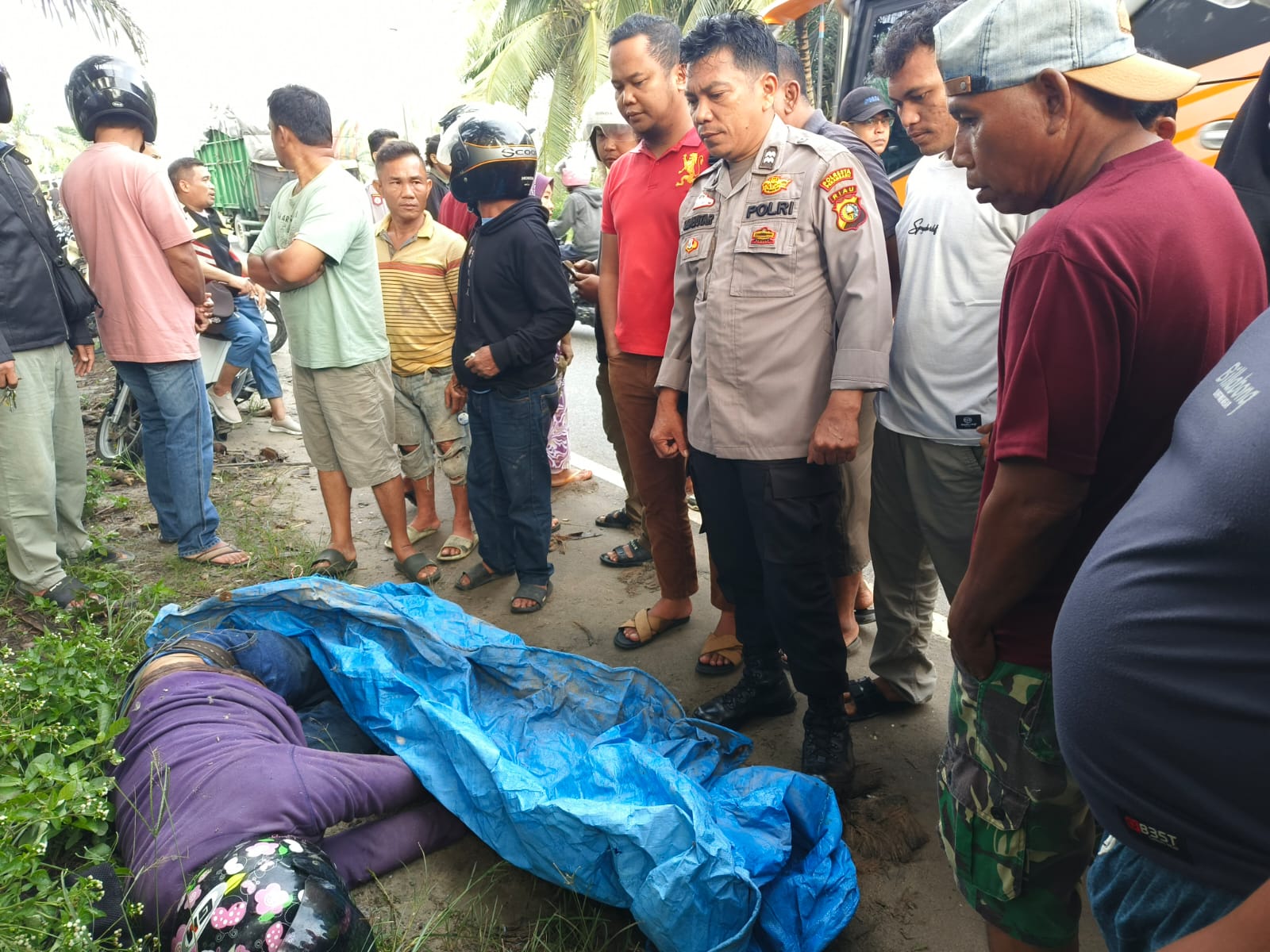 Sesosok Mayat Pria Ditemukan Tergeletak Di Pinggir Jalan Yos Sudarso