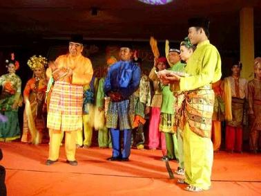 Kecamatan Siak Juara Umum FSB 2012, Ketua DPRD Beri Apresiasi