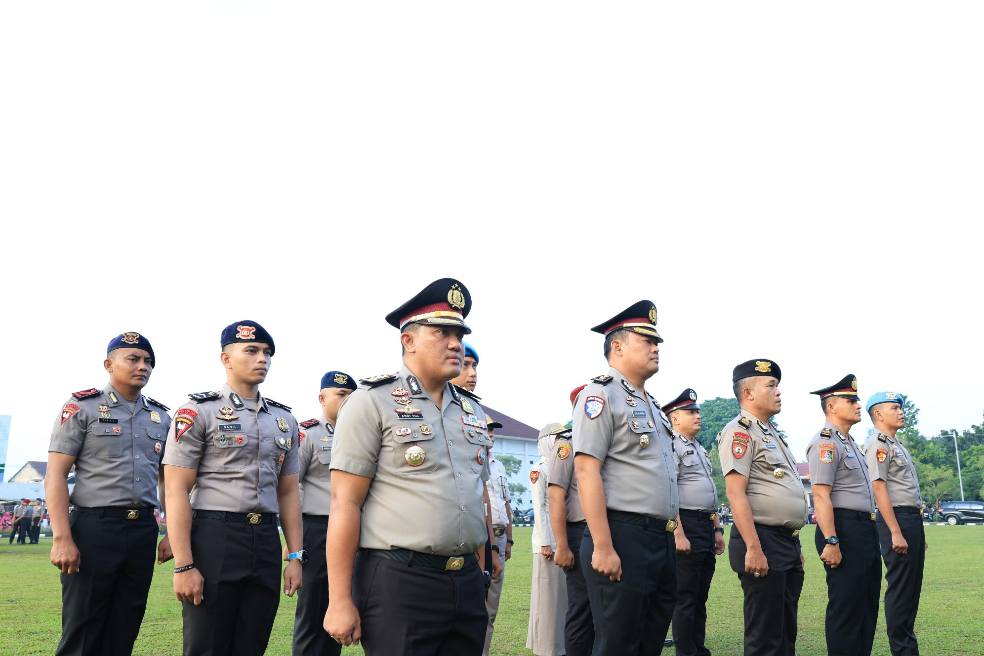 1.116 Personel dan 21 PNS Polda Riau Naik Pangkat