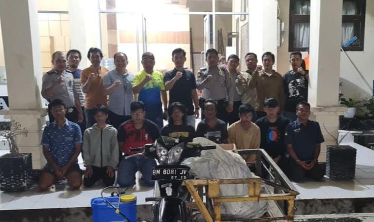 Komplotan Maling Besi Tempat Duduk Sarana Wisata Siak Terungkap, Delapan Pelaku Dibekuk Polisi