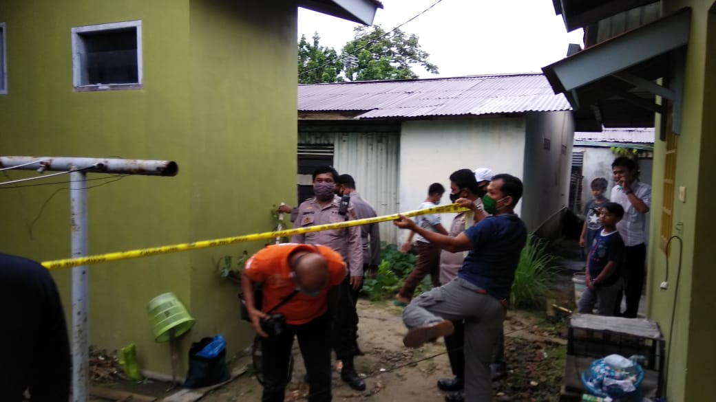 Mayat Perempuan Paruh Baya Tertelungkup di Kamar Mandi