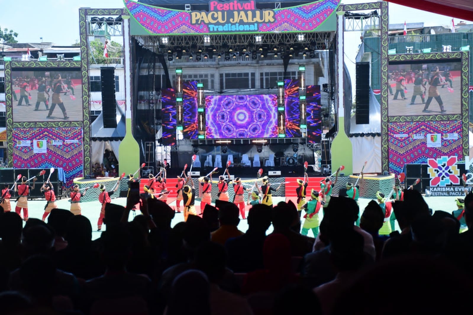 Bupati Bengkalis Hadiri Pembukaan Festival Pacu Jalur Tradisional Kuansing, Event Budaya yang Mendunia