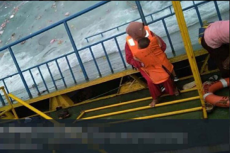 Ibu Hamil dan Balitanya yang Berbagi Pelampung Saat Kapal Tenggelam Ditemukan Tewas