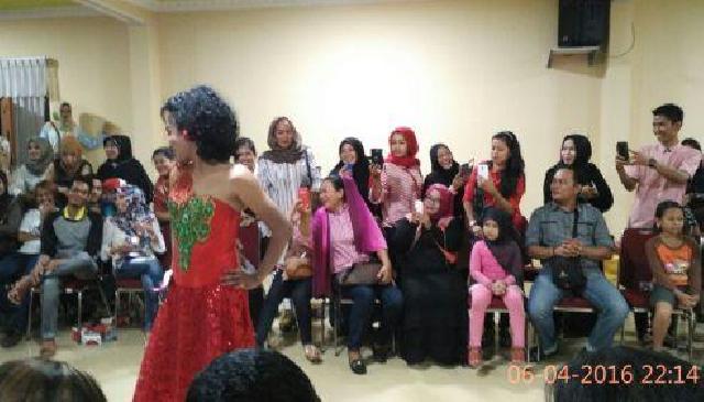 Astagfirullah, Fashion Show Waria Digelar di Inhil Riau