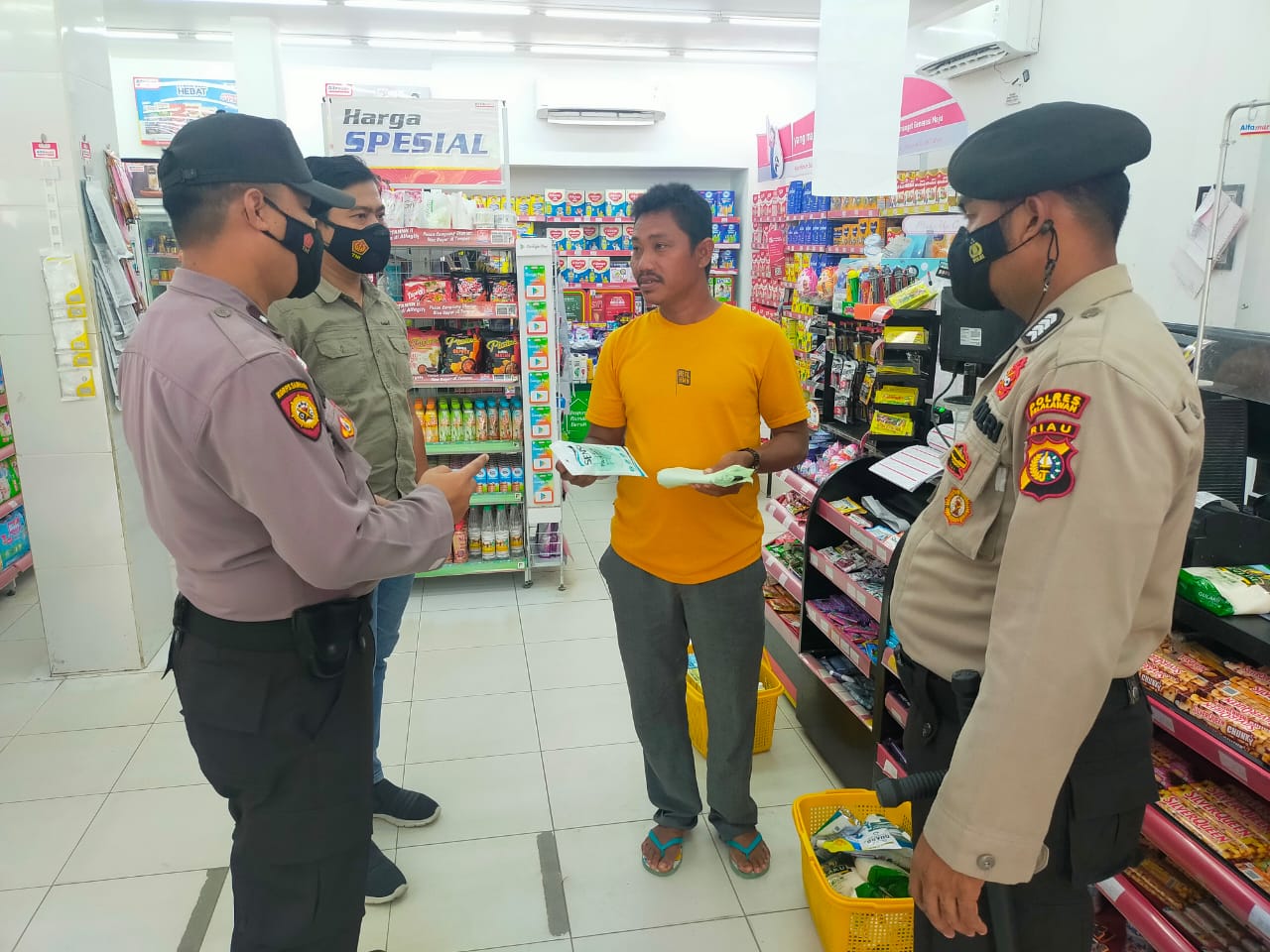 Tingkatkan Disiplin Prokes di Wilayah Hukum, Polsek Pangkalan Kerinci Gelar Razia Yustisi