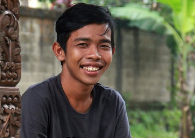 Pernah Bersinar, Dede Sunandar Kini Sepi Job Hingga Jualan Cireng Demi Sambung Hidup dan Obati Anak