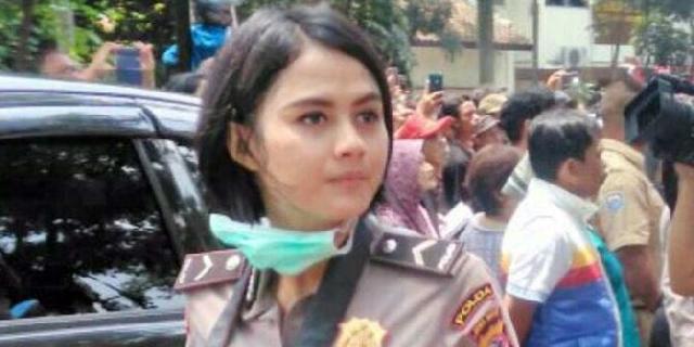 Di tengah teror bom Bandung, sosok Bripda Ismi curi perhatian