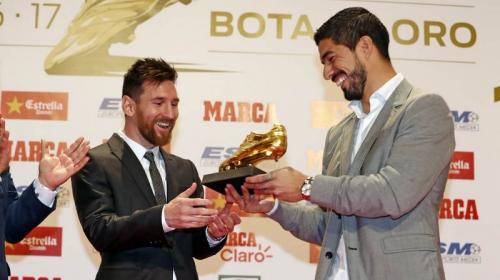 Raih Sepatu Emas 2016-2017, Messi Persembahkan untuk Seluruh Tim