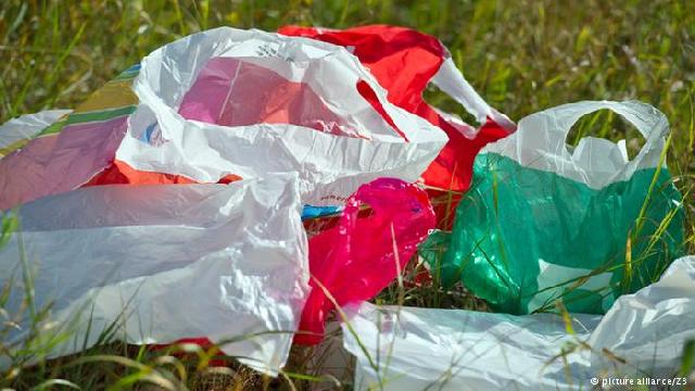 Disperindag Tunggu Arahan Pusat Terkait Kelanjutan Plastik Berbayar