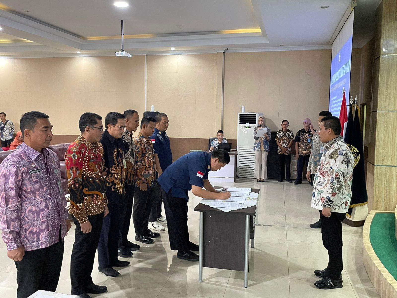 Kerja Sama Imigrasi dan PT Pos Indonesia, Paspor Kini Diantar ke Rumah Pemohon