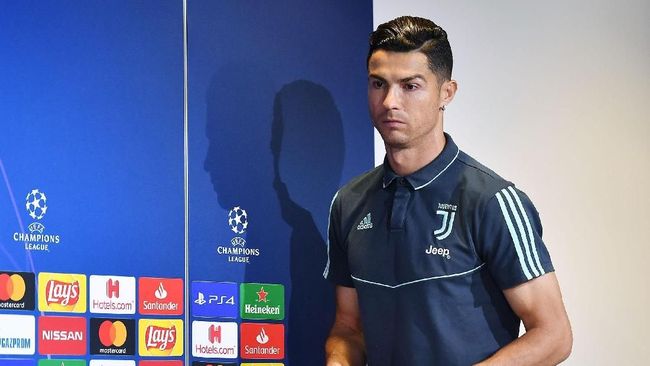 Cristiano Ronaldo 'Dikarantina' di Portugal karena Corona