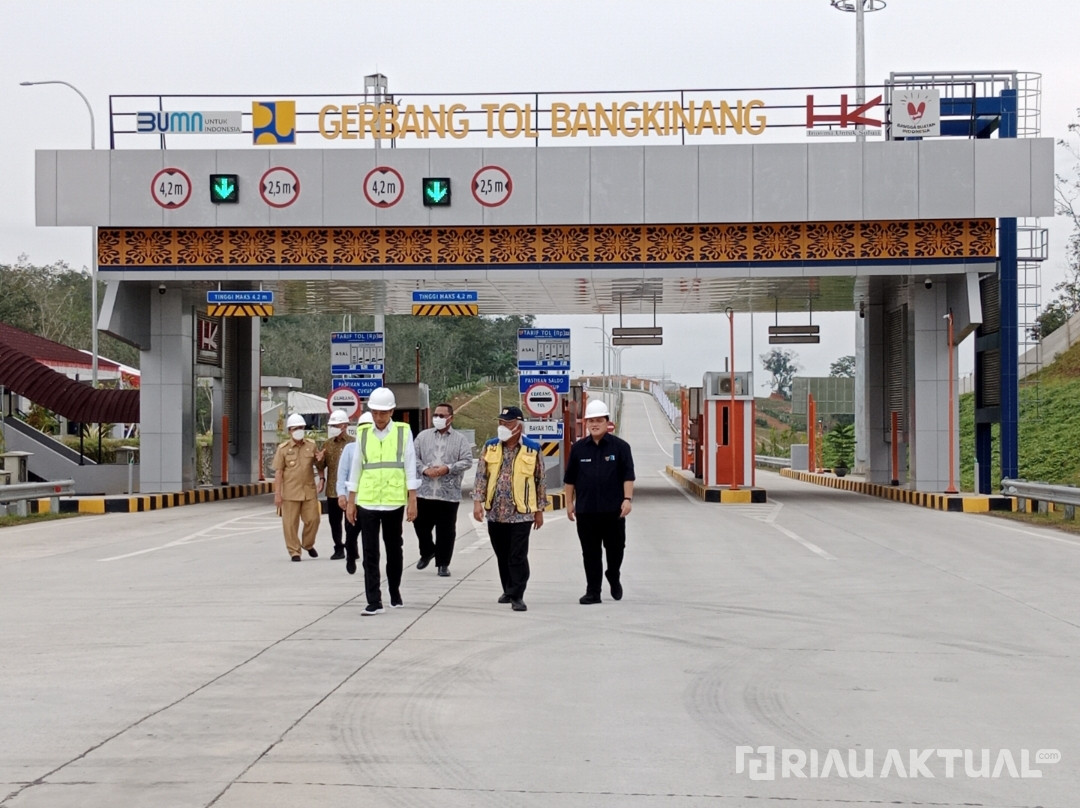 Presiden Jokowi Resmikan Tol Pekanbaru-Bangkinang