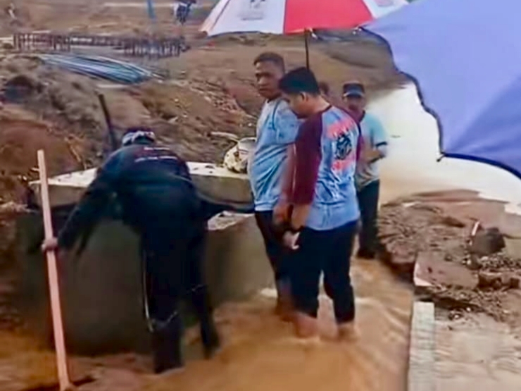 Islamic Centre Rohul Terendam Banjir, Bupati Anton Langsung Cek Genangan Air