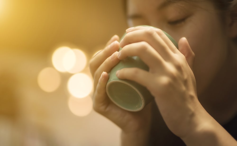 Jangan Langsung Ngopi Usai Minum Obat, Bahayanya Picu Aritmia Jantung