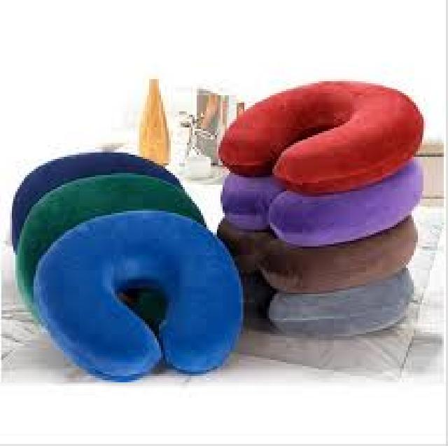 Ingin Nyaman di Pesawat, Pakailah Ukuran Bantal Ini