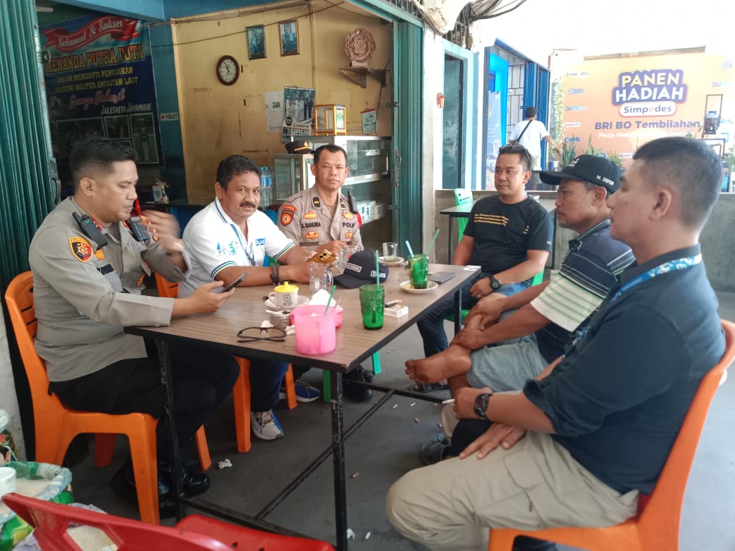 Iptu Delni Turun Langsung Cooling System Pemilu Damai 2024 di Desa Pulau Burung Inhil