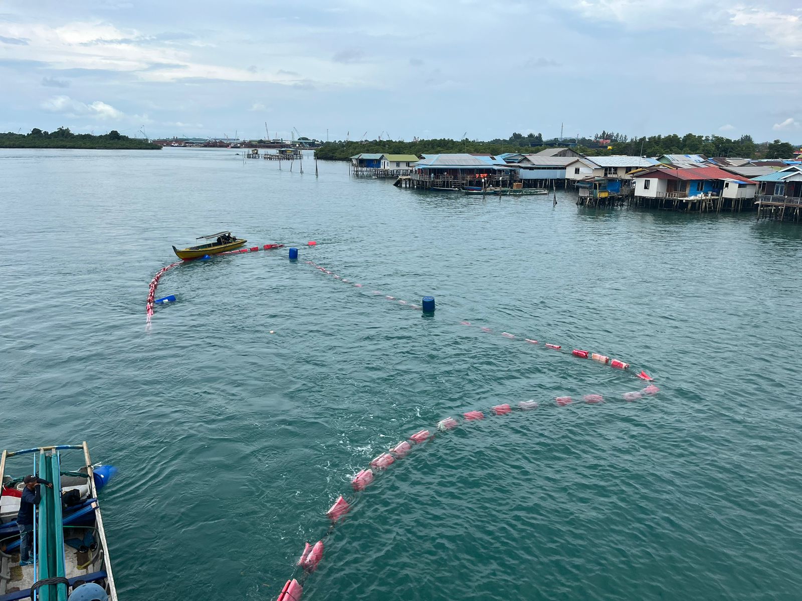 Kabel Laut Batam-Pulau Buluh Beroperasi, Kini Warga Nikmati Listrik PLN 24 Jam