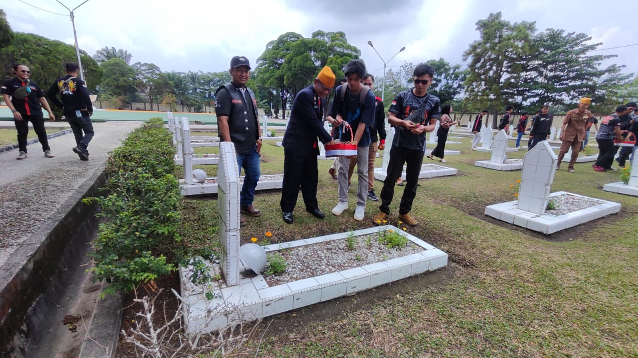 Peringati Kemerdekaan ke-78 RI, Puluhan Bikers Honda Kenang Perjuangan Bersama Veteran