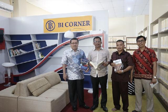 UIR Terima 2004 Eksemplar dan 1000 Judul Buku Hibah Dari Ditjen-Dikti