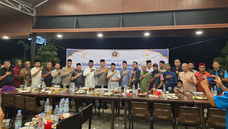 PWI Pelalawan Gelar Bukber dan Santunan untuk Anak Almarhum Anggota