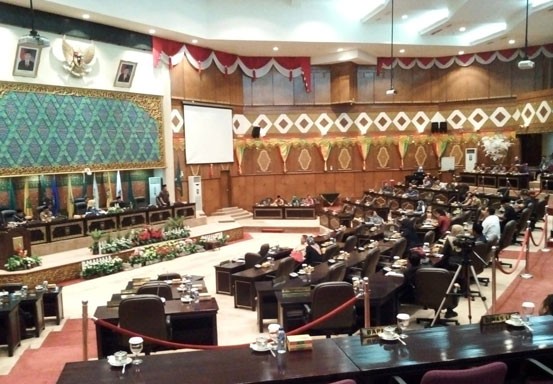 Sidang Paripurna Sepi Kehadiran Anggota Dewan, BK DPRD Riau Bakal Kaji Ulang Tata Tertib