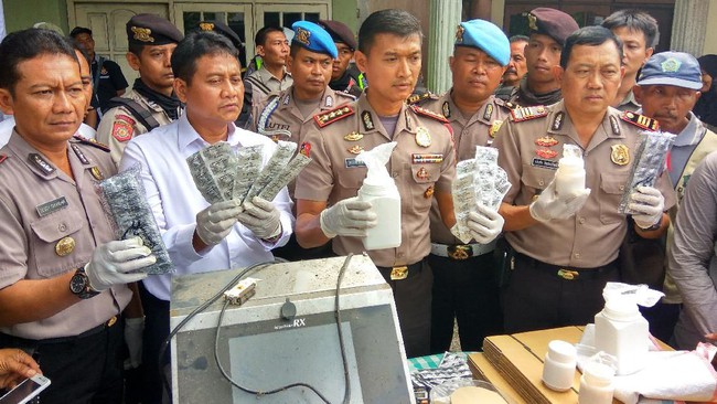 Polisi Gerebek Rumah di Sidoarjo, Temukan 5 Juta Pil PCC di Dalamnya