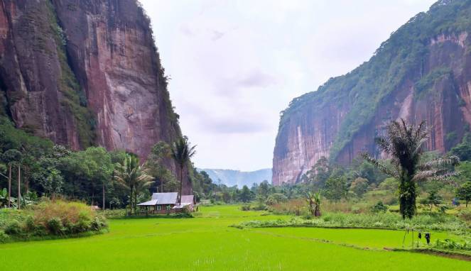 Menjelajahi Destinasi Wisata Terbaik di Sumatra Barat