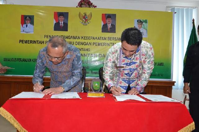 Plt Gubernur Riau-Gubernur Jambi Teken MoU Kerjasama