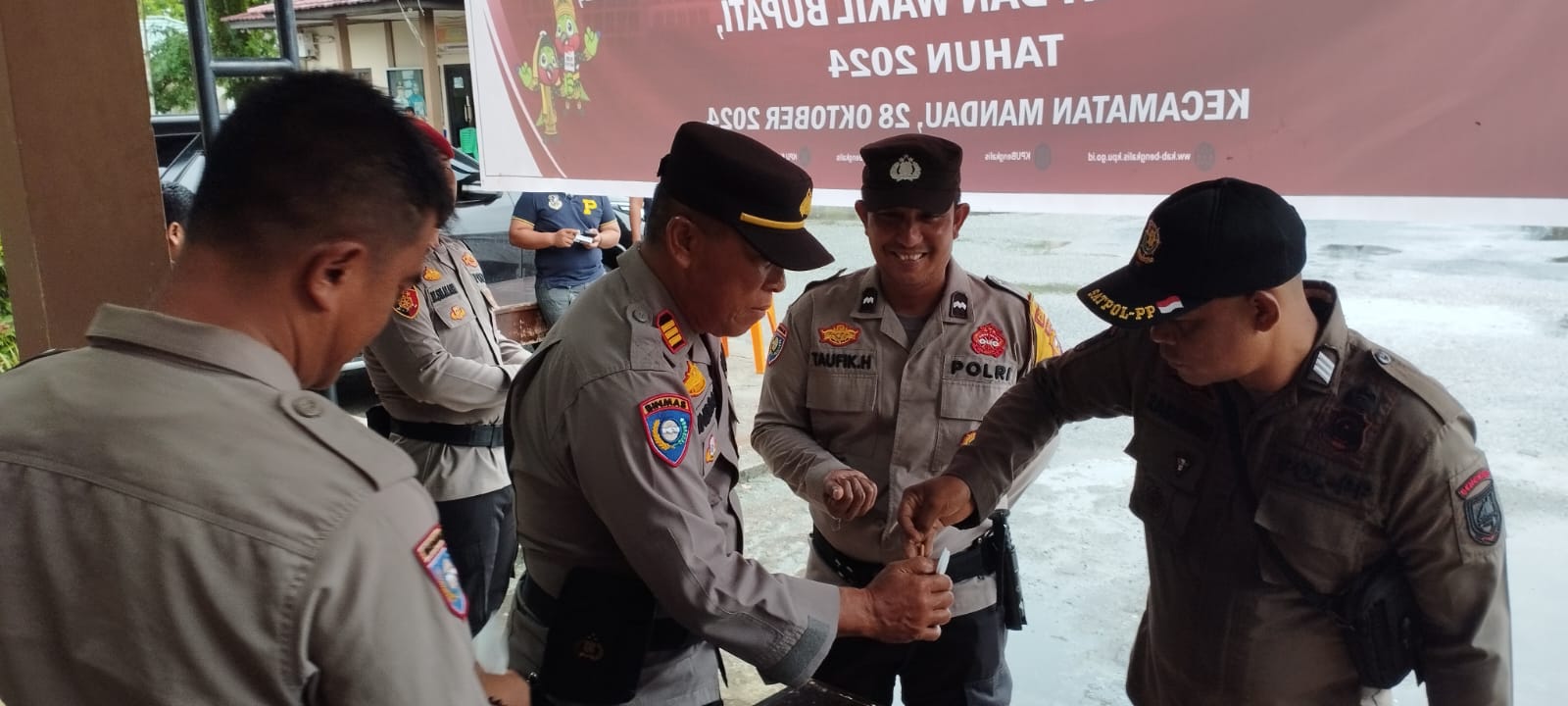 Polsek Mandau Pastikan Kebugaran Personel dalam Rekapitulasi Suara Pilkada