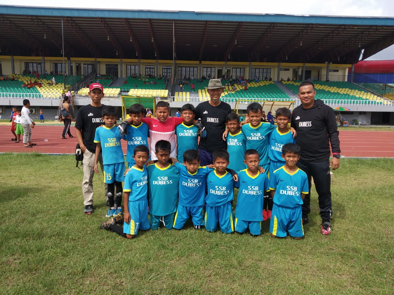 Berawal Dari Kedai Kopi, Dubess Bergeliat Mengejar Mimpi