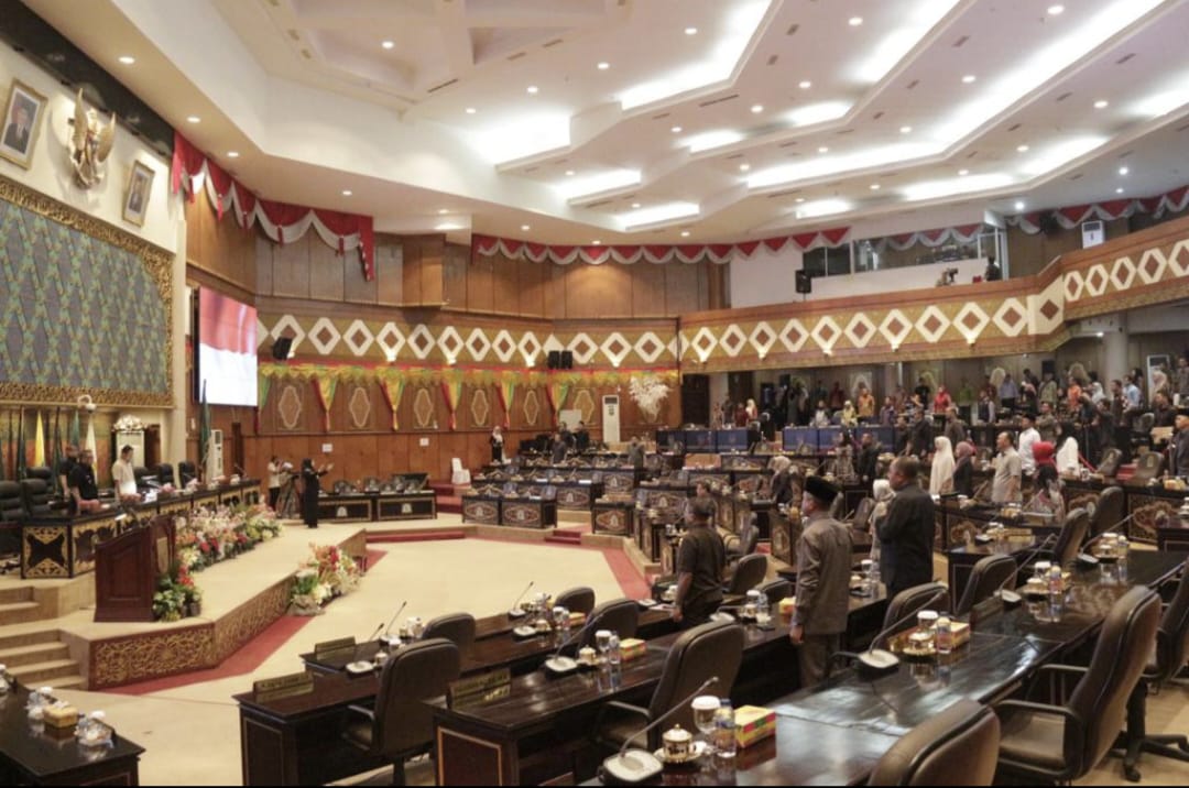 DPRD Riau Serahkan Laporan Hasil Reses Masa Sidang Pertama 2023