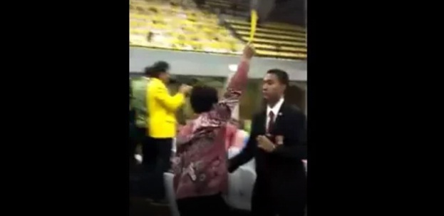 Angkat Kartu Kuning Usai Jokowi Pidato, Ketua BEM UI Hanya Diamankan Tidak Ditangkap, Ini Vidionya