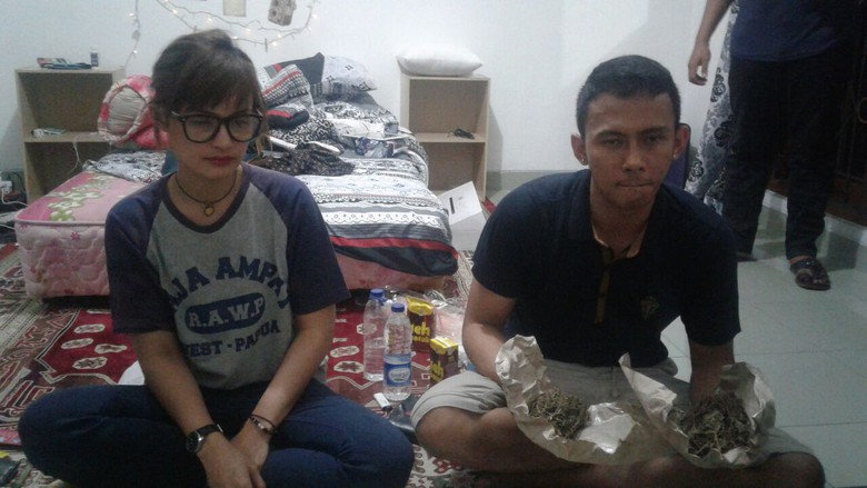 Diciduk di Kamar, Penangkapan Artis Savhi Disaksikan Orang Tua Pacar