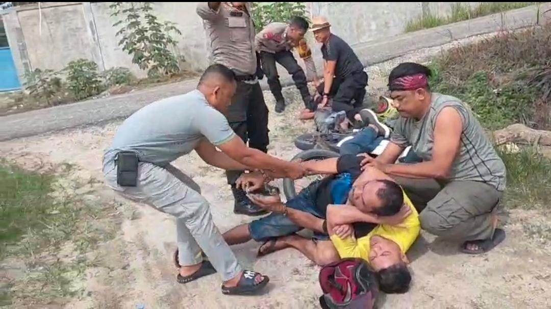 Dramatis! Dua Pengedar Sabu Dibekuk Polisi di Jalan Lingkar Pematang Reba Inhu