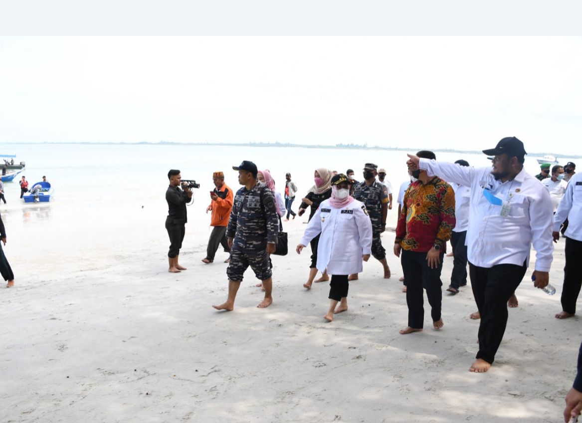 Keliling, Tim Kementrian Polhukam Puji Keindahan Pantai Beting Aceh Rupat Utara 