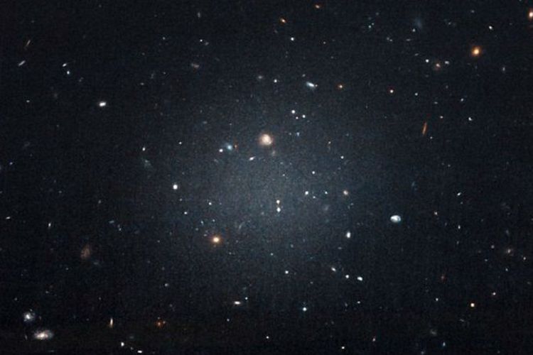 Bingungkan Astronom, Galaksi Ini Tak Punya Materi Gelap