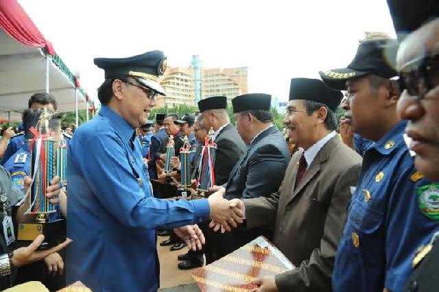 Bupati Siak Terima Penghargaan dari Mendagri