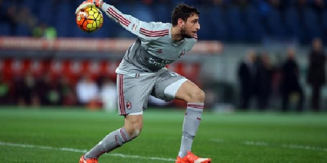 Donnarumma Pecahkan Rekor Kiper Termuda Italia