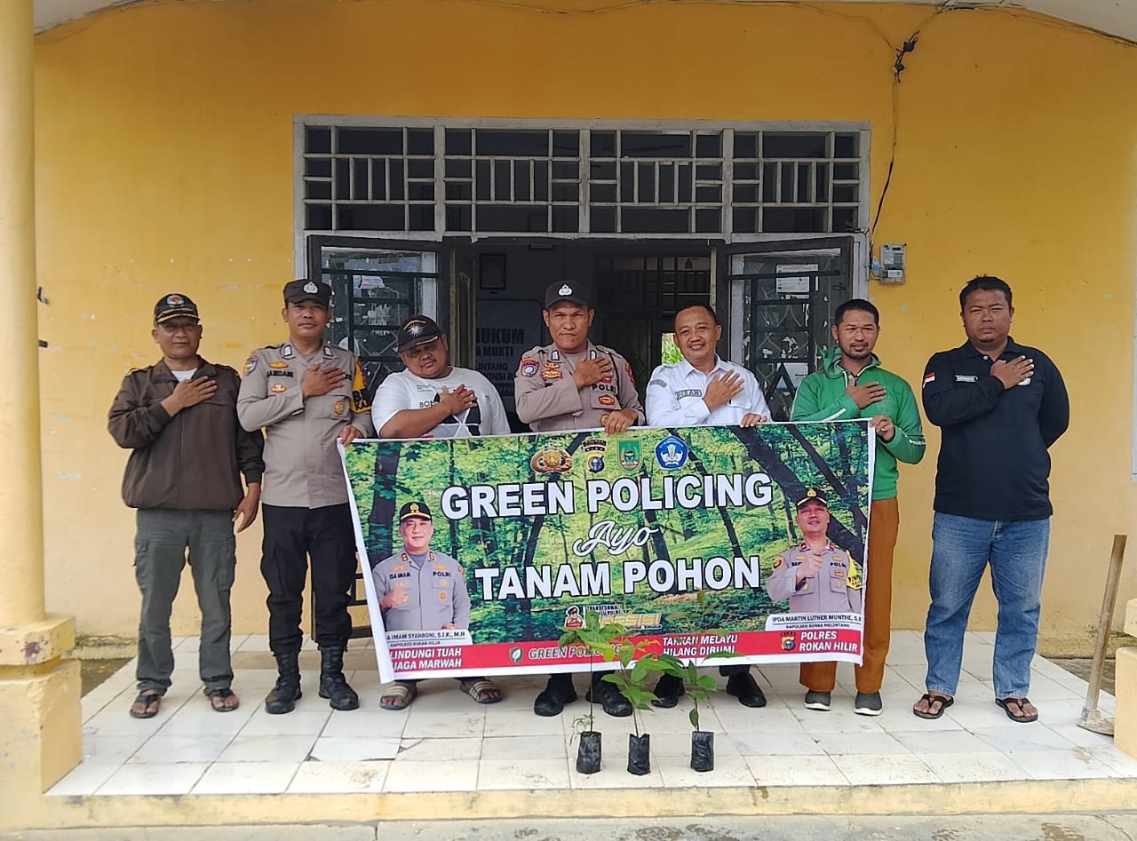 Green Policing di Rohil, Polsek Rimba Melintang Tanam Pohon di Karya Mukti