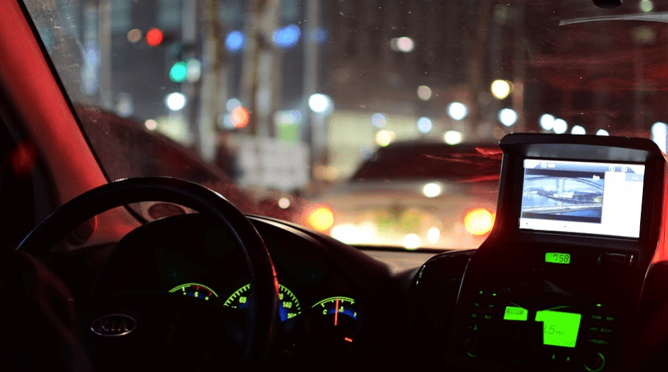 Jangan Lupakan 4 Hal ini jika Mengemudi Malam Hari