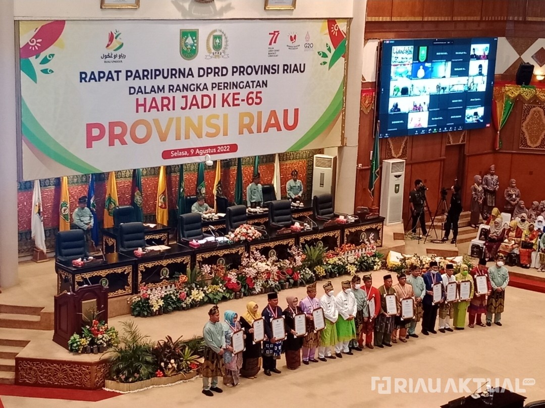 Perayaan Hari Jadi ke 65 Riau, 12 Penghargaan Diberikan kepada Tokoh Pejuang Riau