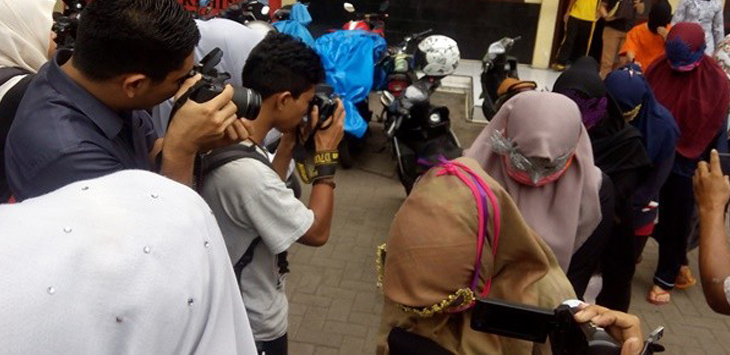 Pelanggan Bisnis Lendir Mahasiswi Aceh Orang Kaya, Kenapa Tak Dicambuk?