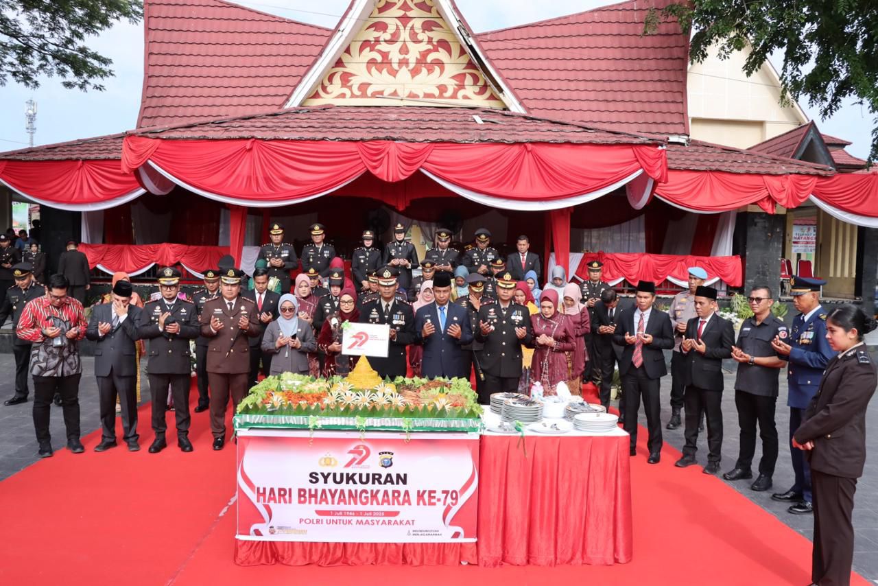 Polres Kampar Peringati Hari Bhayangkara ke-79, Bupati Apresiasi Dedikasi Polri