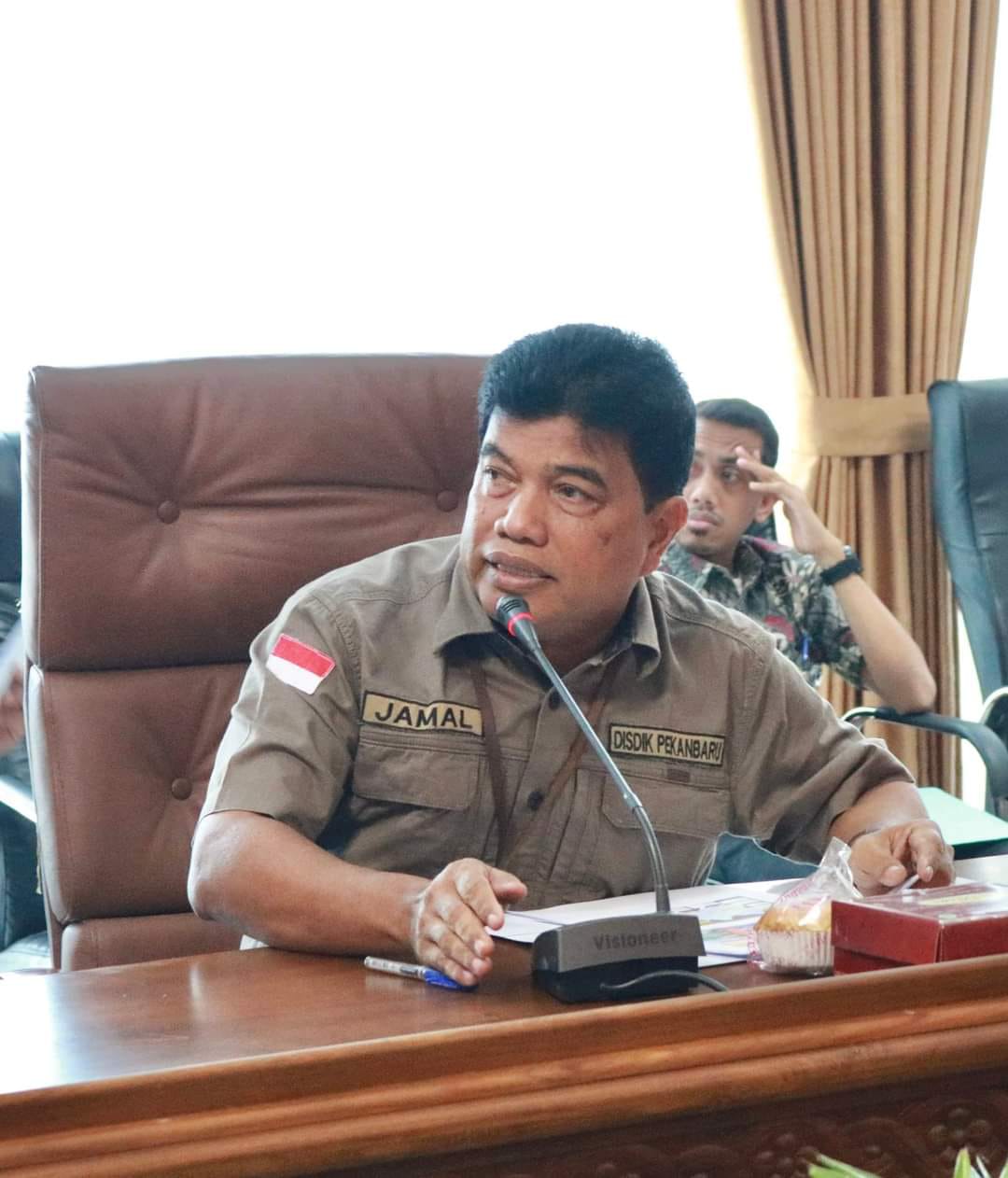 Pengadaan Seragam Sekolah Siswa Baru Diawasi