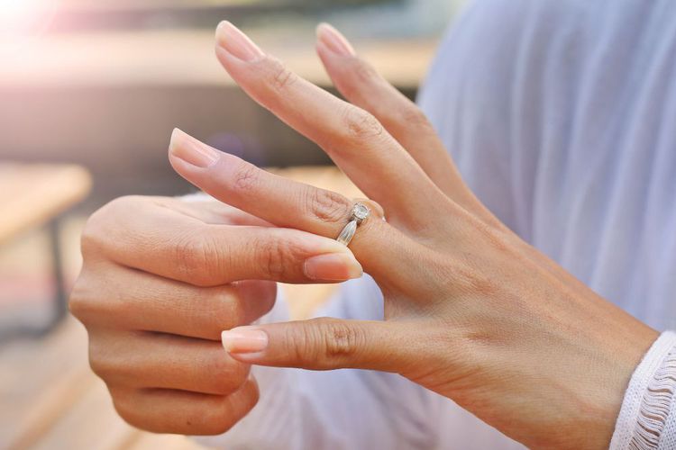 Gagal Buat Pasutri Bercerai, Pelakor Ini Ngamuk dan Pecahkan Kaca Mobil