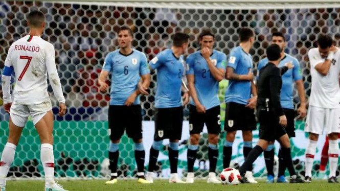 Portugal Tersingkir, Ronaldo Dibully Gara-gara Pamer Paha