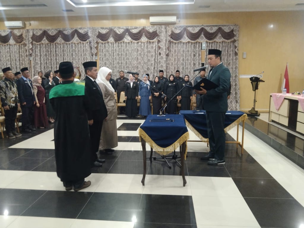 Bupati Inhu Lantik 22 Pejabat Eselon II, Ingatkan Jabatan Bukan Ajang KKN